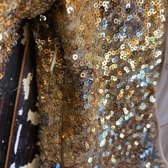 Women’s Guess sequined gold cocktail dress. Size 0 - Picture 3 of 9